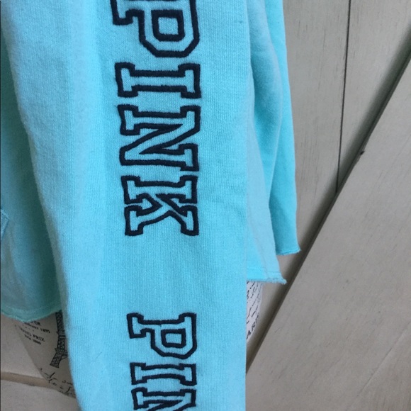 ✨⭐️VS Pink Blue Quarter Zip⭐️✨ - Picture 4 of 8